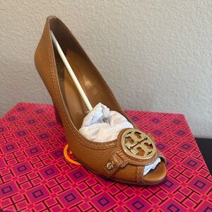 Tory Burch - Size 8 Woman